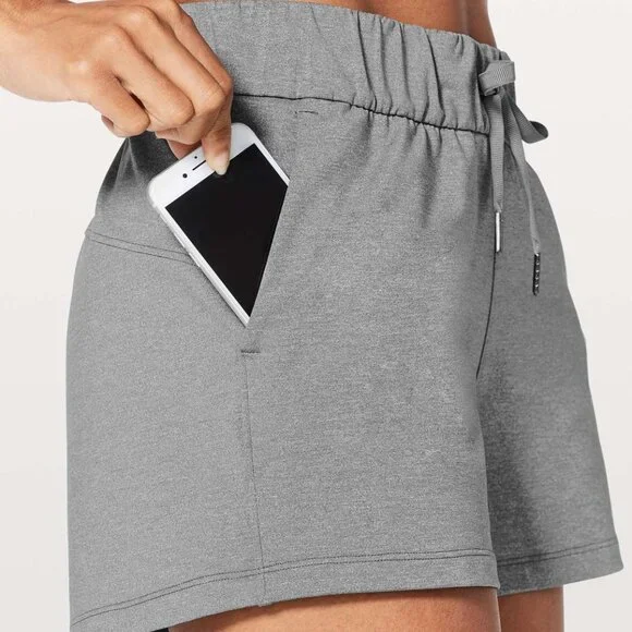 Lululemon On the Fly Short 2.5" Heathered Slate Size 6 - Picture 2 of 8